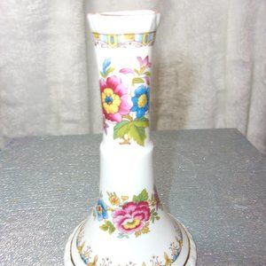 H-106 VINTAGE ROYAL CRAFTON FINE BONE CHINA MALVERN BUD VASE